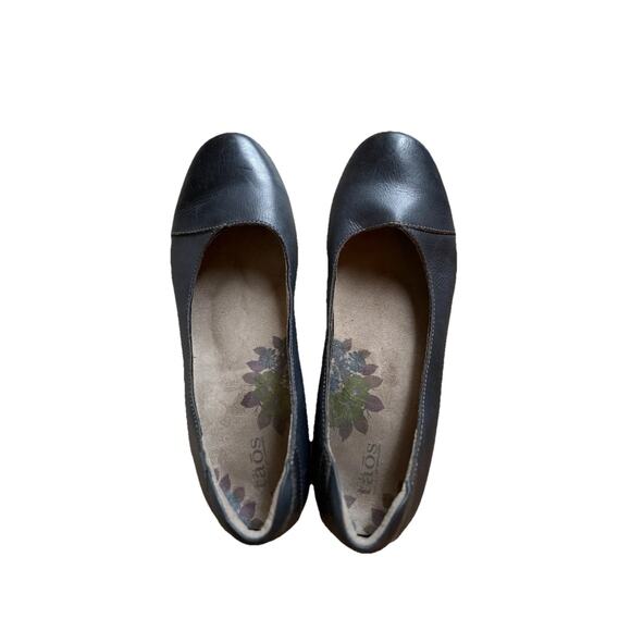 Women’s Taos Navy Blue Debut Shoes Size 8.5 Slip On Leather Heeled Flat - Picture 2 of 9